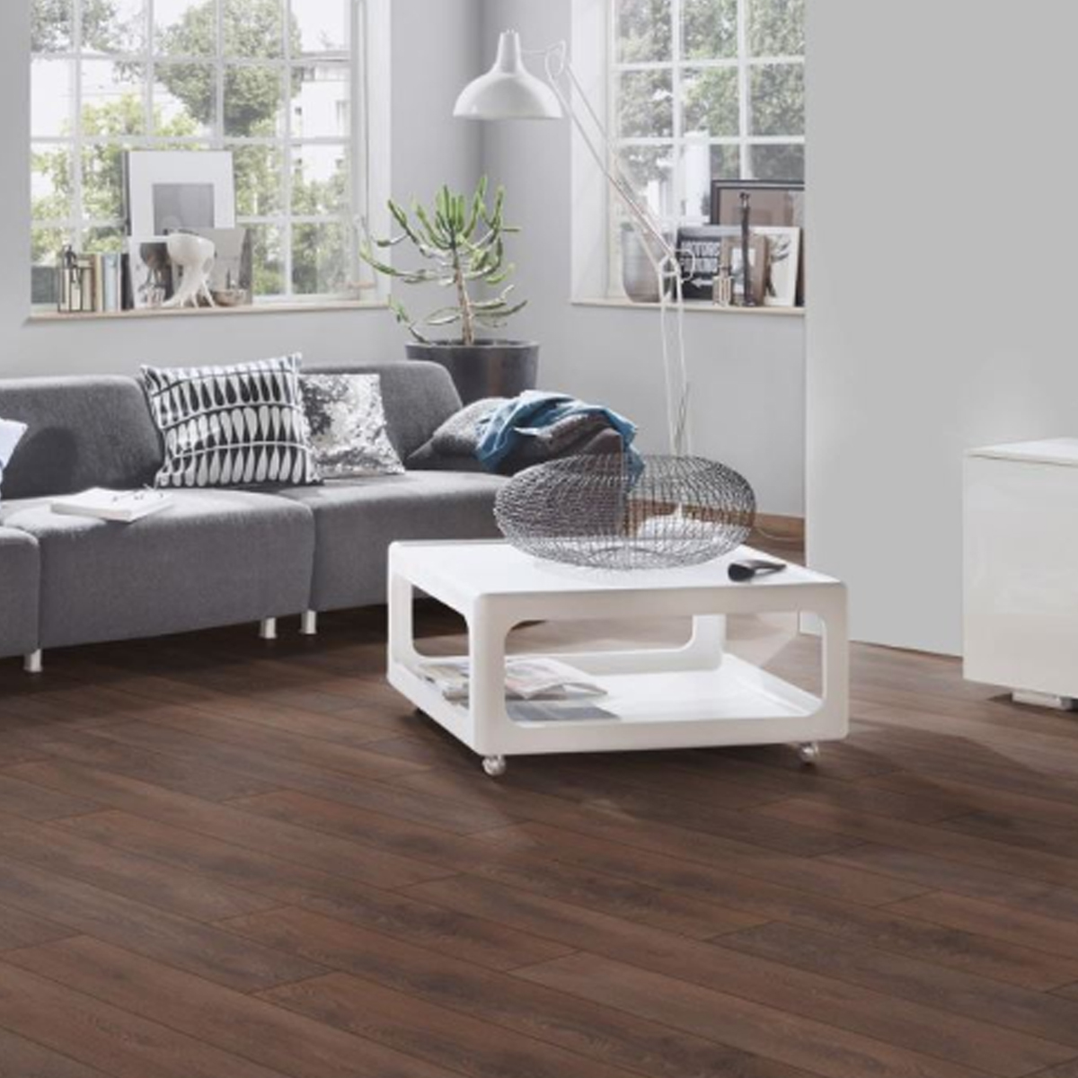 KRONOSPAN LAMINATE FLOOR SHIRE OAK 8633 P AC4 8MM (9 TEM) 2.22 SQM