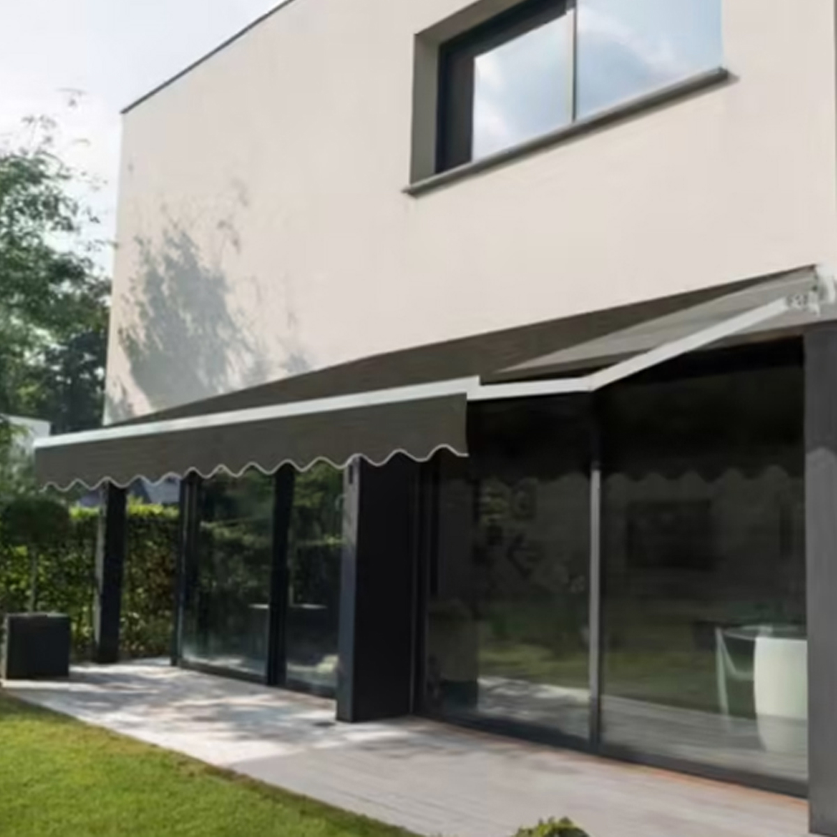 1ER MANUAL AWNING TENT WITH PLASTIC STORAGE COVER