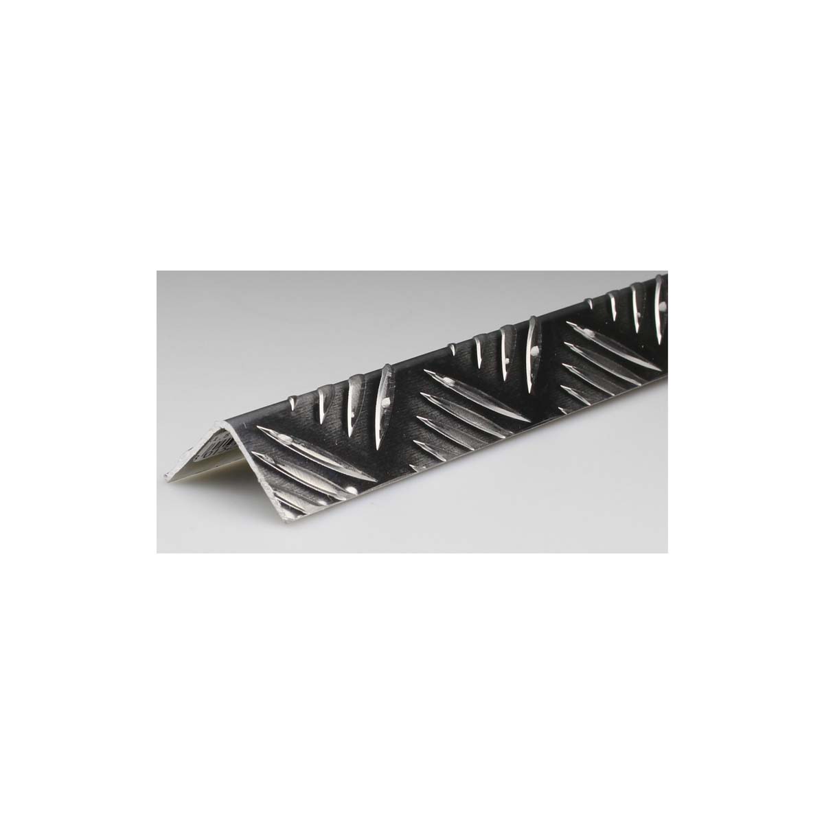 CORNER PROFILE WITH GRAPE SHAPE ALUMINUM